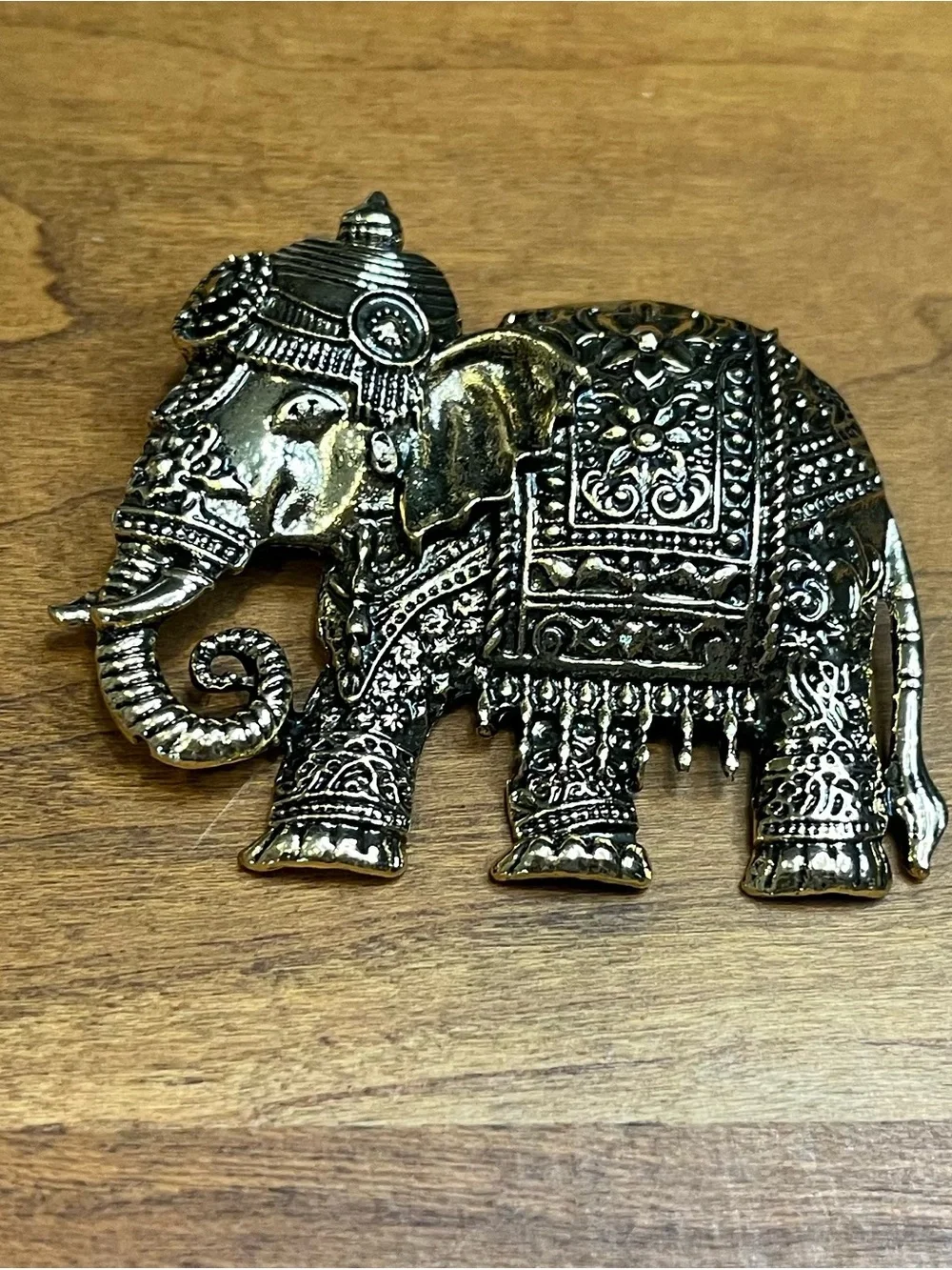 Retro Royal Maharaja Elephant Brooch Antique Gold Tone Heritage Statement Pin